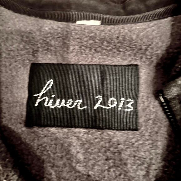 *RARE* Vintage Lululemon Varsity Women's Grey Jacket- HIVER 2013- SIZE 8 - Picture 2 of 3